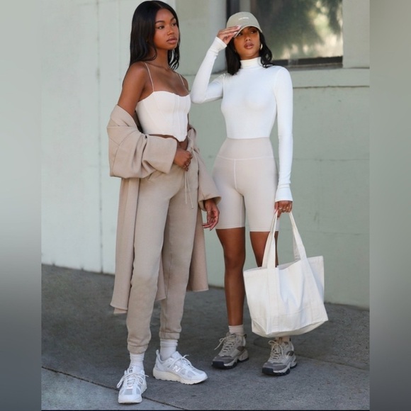 Joah Brown class turtleneck long sleeve cream XS/S - Picture 2 of 7